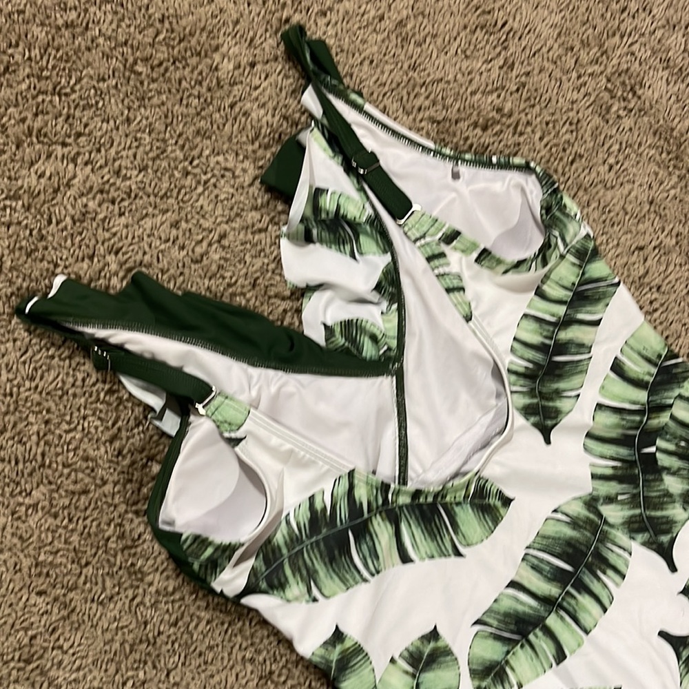 Swimsuit 🩱 - Picture 8 of 13